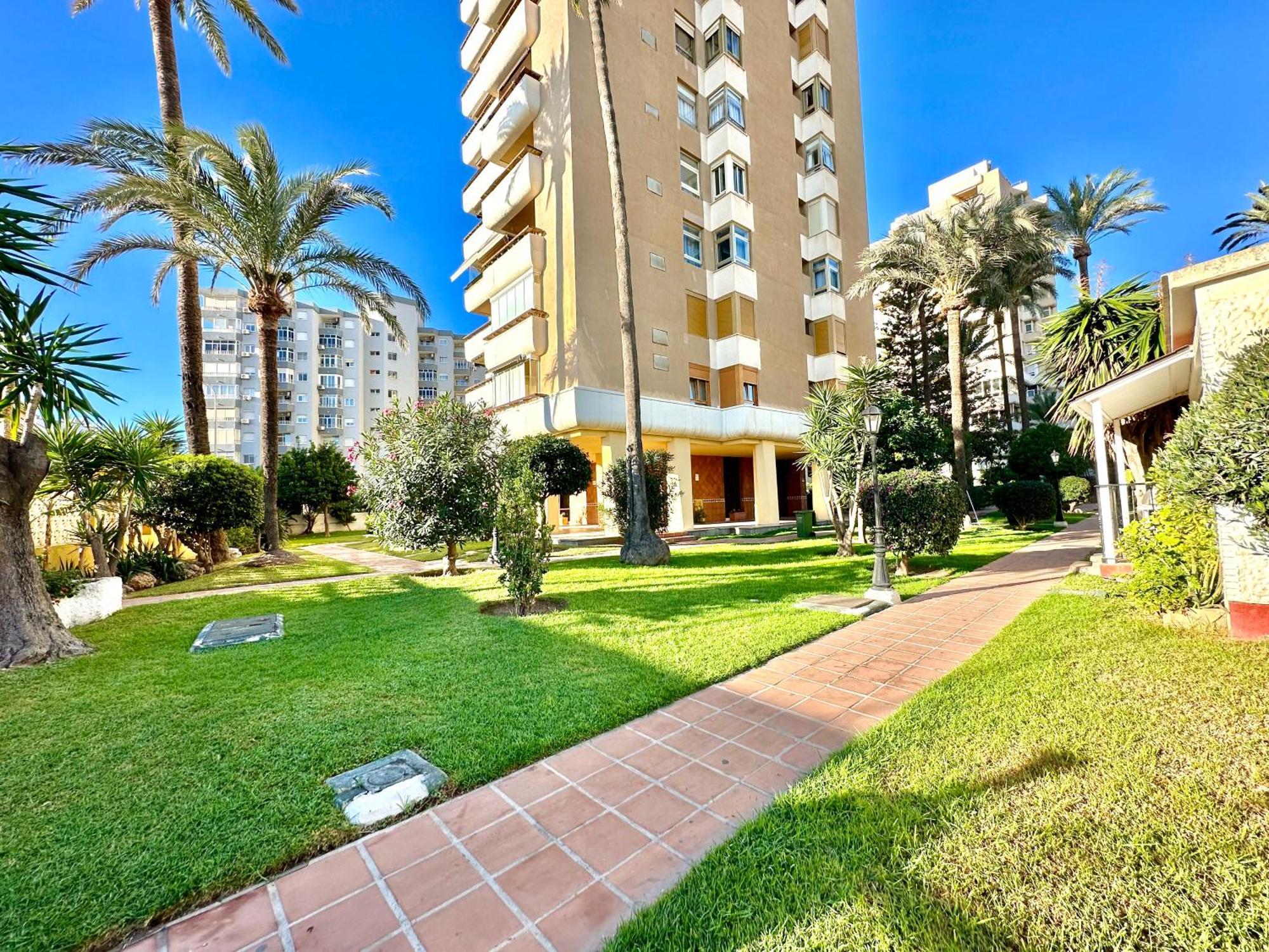 Gorgeous Apartment At The Sea In La Carihuela! Torremolinos Extérieur photo